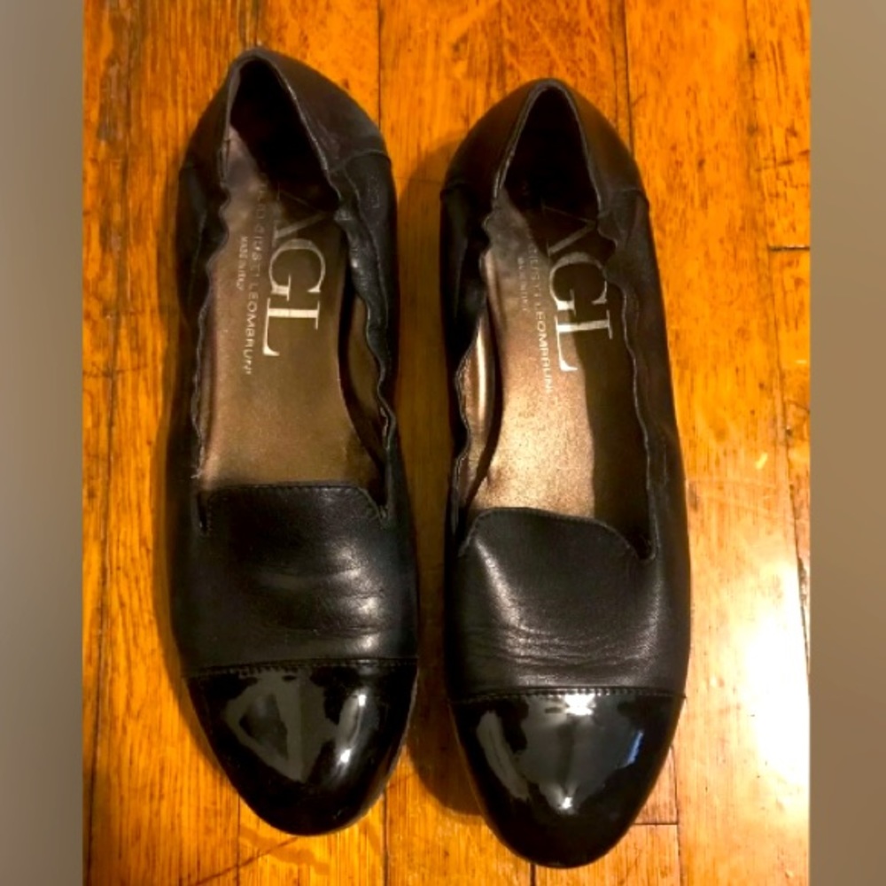 AGL Cap Toe Loafer